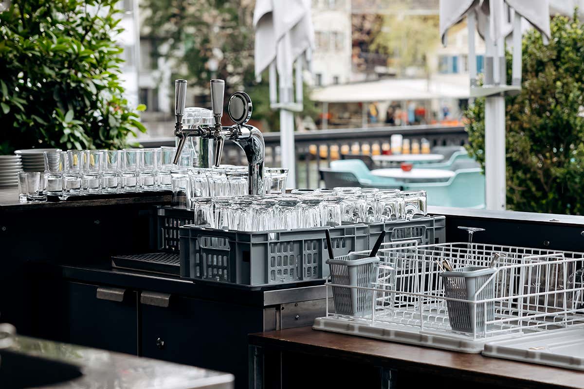 Ristoranti e hotel: come l’acqua utilizzata per le attrezzature incide sui costi Ristoranti e hotel: come l’acqua utilizzata per le attrezzature incide sui costi