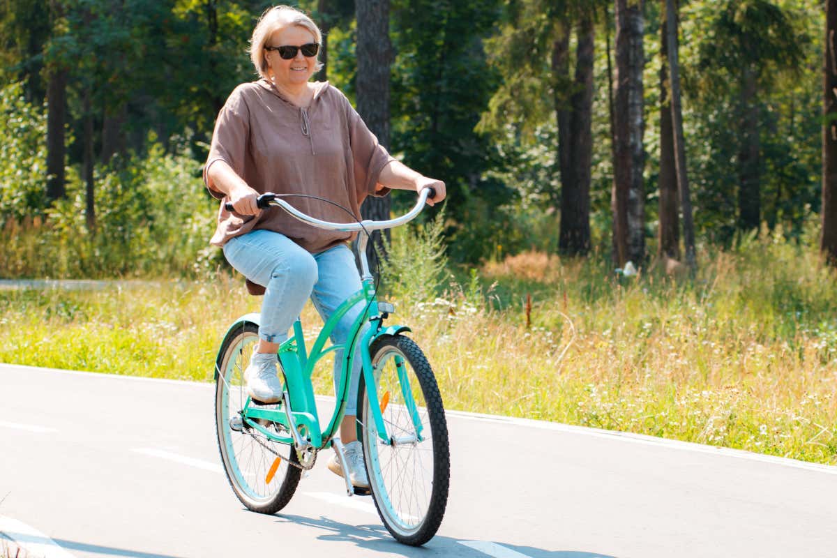 Primavera in bici: perché pedalare migliora cuore e benessere Primavera in bici: perché pedalare migliora cuore e benessere