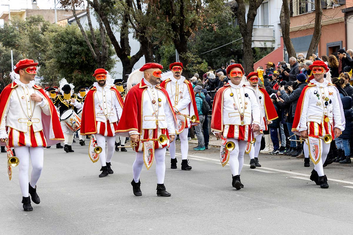 Sa Sartiglia è un rito collettivo che incarna secoli di storia, abilità e identità cittadina