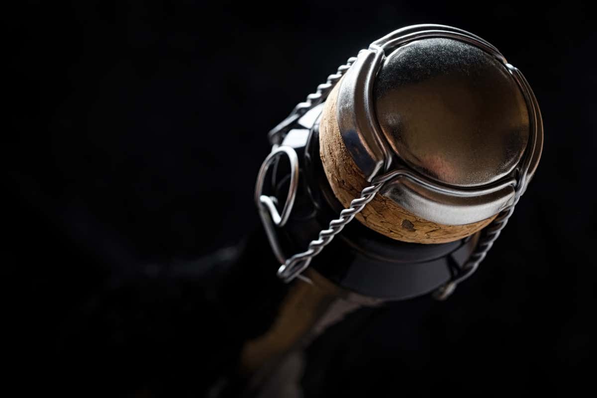 Il tappo di sughero consente una micro-ossigenazione lentissima allo Champagne