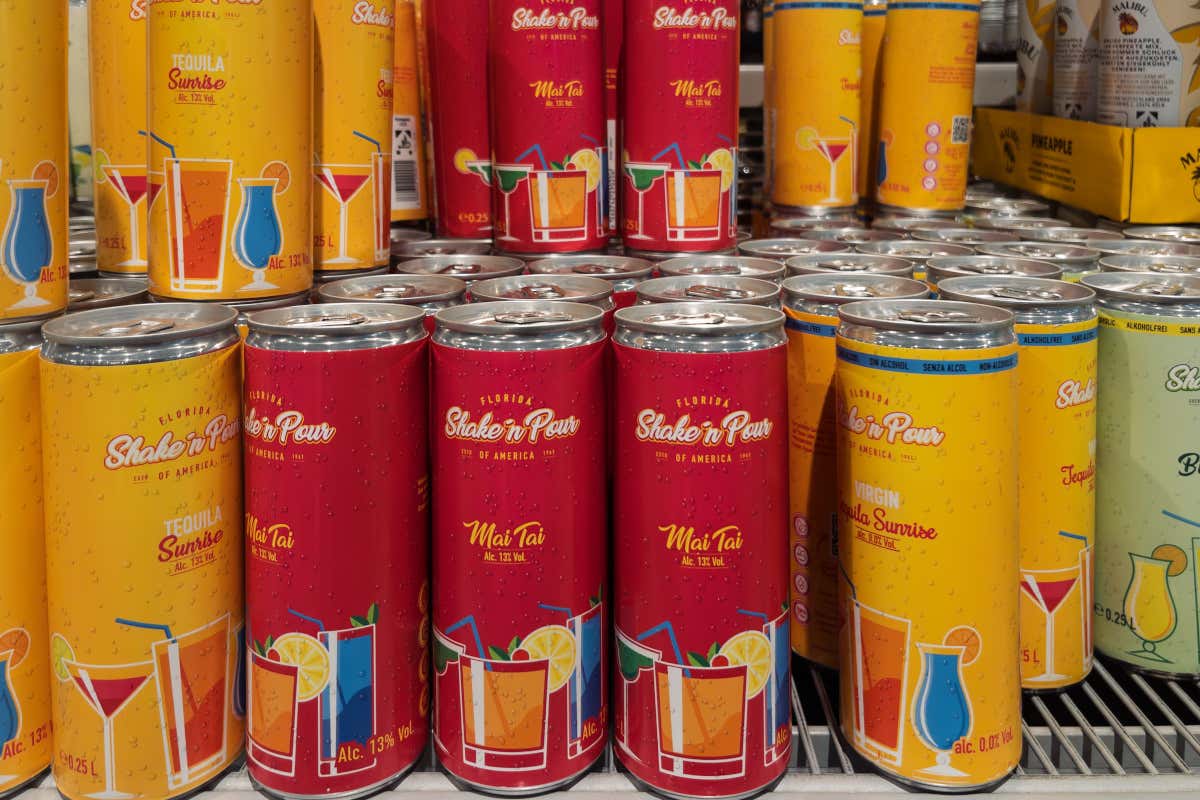 Cocktail in lattina contro il bartender: i ready-to-drink stanno cambiando l’aperitivo italiano? Cocktail in lattina contro il bartender: i ready-to-drink stanno cambiando l’aperitivo italiano?