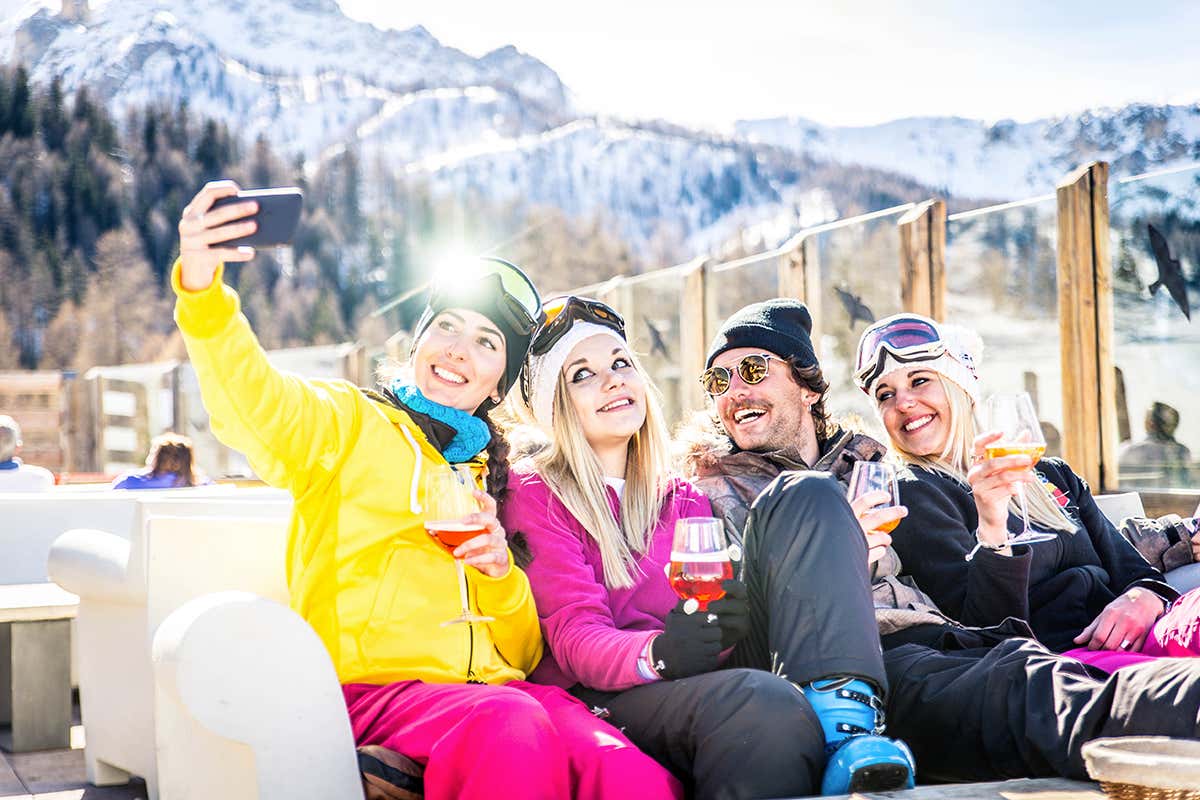 La stagione sciistica 2025-26 accende i motori: skipass dinamici, nuove cabinovie e tanta neve in arrivo La stagione sciistica 2025-26 accende i motori: skipass dinamici, nuove cabinovie e tanta neve in arrivo