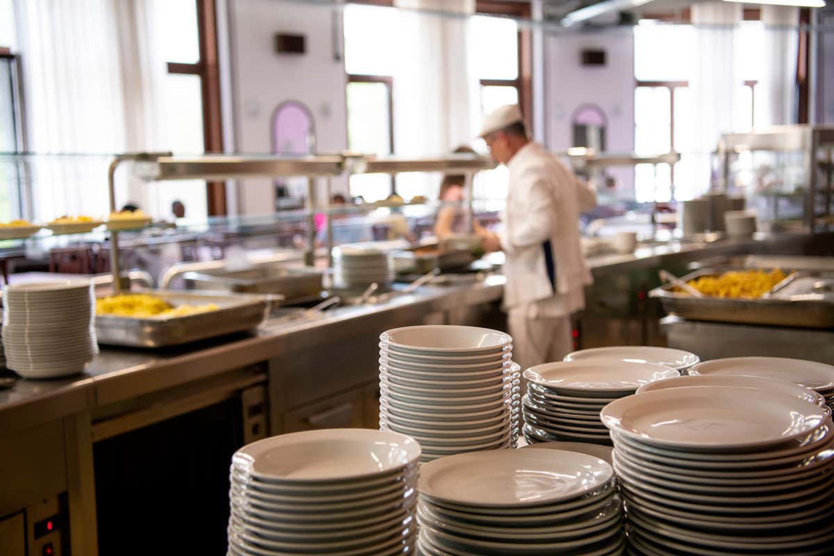 Mense scolastiche, l’Europa vuole menu più sani ma il sistema non regge i costi Mense scolastiche, l’Europa vuole menu più sani ma il sistema non regge i costi