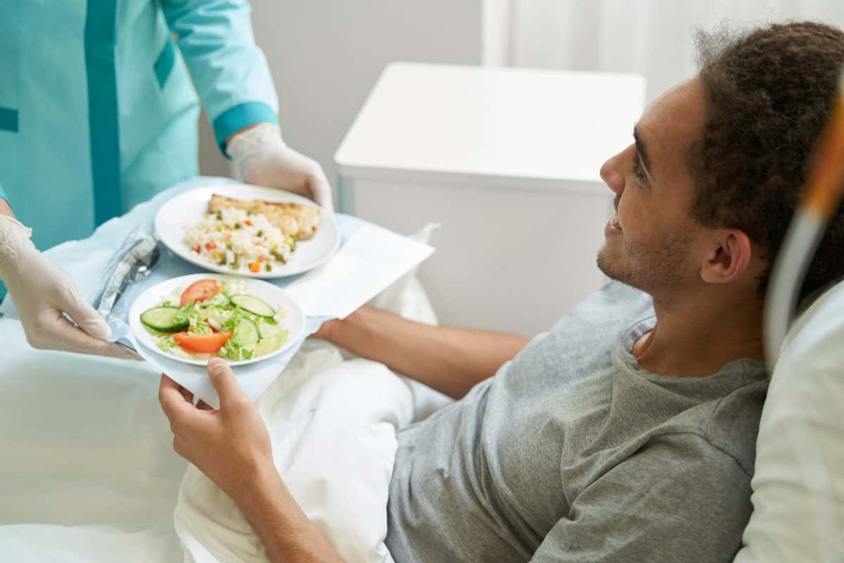 Elior preparerà pasti dal proprio centro produttivo di Zola Predosa (Bologna) e li confezionerà in atmosfera protettiva (ATP), tecnologia che consente di prolungare la conservazione degli alimenti mantenendone qualità organolettiche e sicurezza microbiologica, senza ricorrere al congelamento