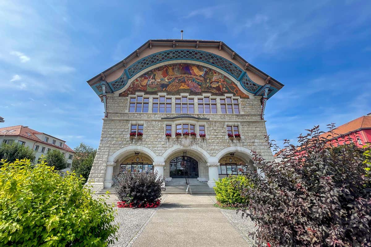 Scoprire Neuchâtel: dal lago agli orologi fino alla produzione di assenzio Scoprire Neuchâtel: dal lago agli orologi fino alla produzione di assenzio