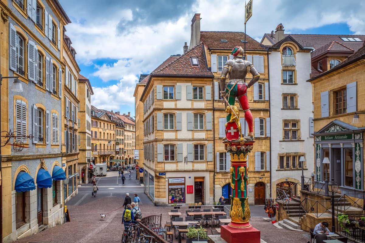 Scoprire Neuchâtel: dal lago agli orologi fino alla produzione di assenzio Scoprire Neuchâtel: dal lago agli orologi fino alla produzione di assenzio