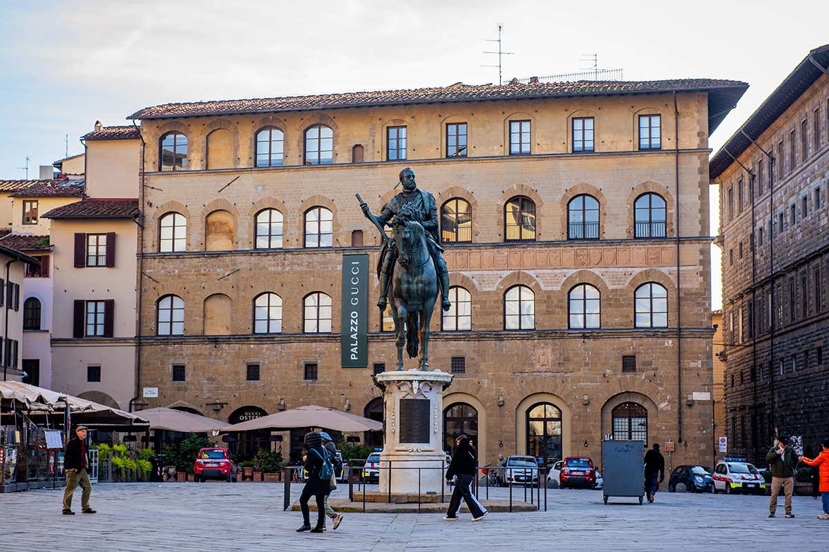 In Piazza della Signoria, Gucci intreccia lusso contemporaneo e patrimonio storico