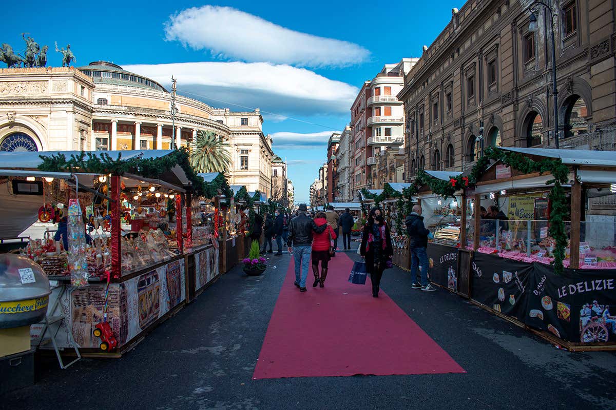 Palermo: Piazza Castelnuovo e la Christmas Town di Via Maqueda