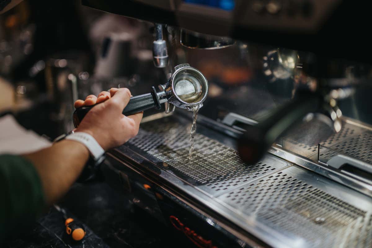 Non solo miscela: la qualità del caffè al bar dipende anche dai gesti quotidiani