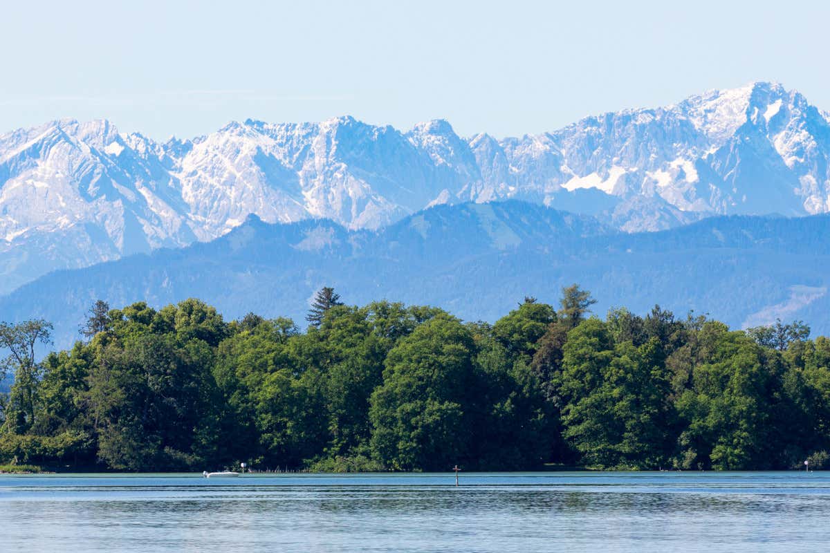 L'Hotel Vier Jahreszeiten Starnberg: tra lusso e natura nel cuore della Baviera L'Hotel Vier Jahreszeiten Starnberg: tra lusso e natura nel cuore della Baviera