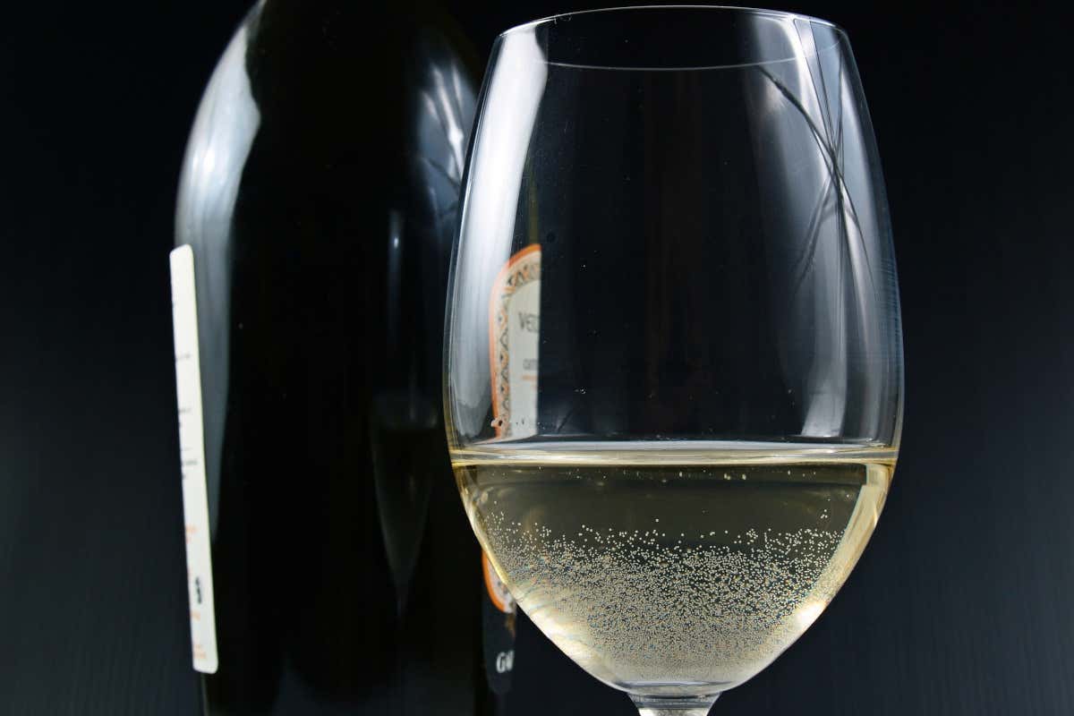 La nuova grammatica del vino d’inverno: equilibrio, profondità, misura La nuova grammatica del vino d’inverno: equilibrio, profondità, misura