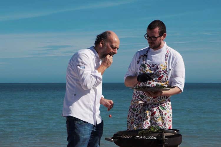 (Si apre la stagione del ClandestinoCedroni celebra il Mediterraneo)