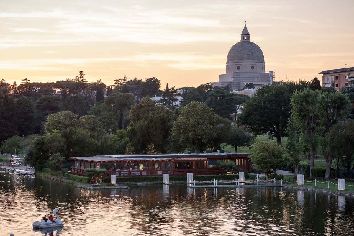 Lo Chalet del Lago: un’icona rinnovata nel cuore dell’Eur a Roma Lo Chalet del Lago: un’icona rinnovata nel cuore dell’Eur a Roma