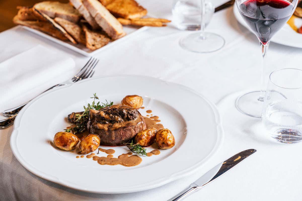 Lo Chalet del Lago: un’icona rinnovata nel cuore dell’Eur a Roma