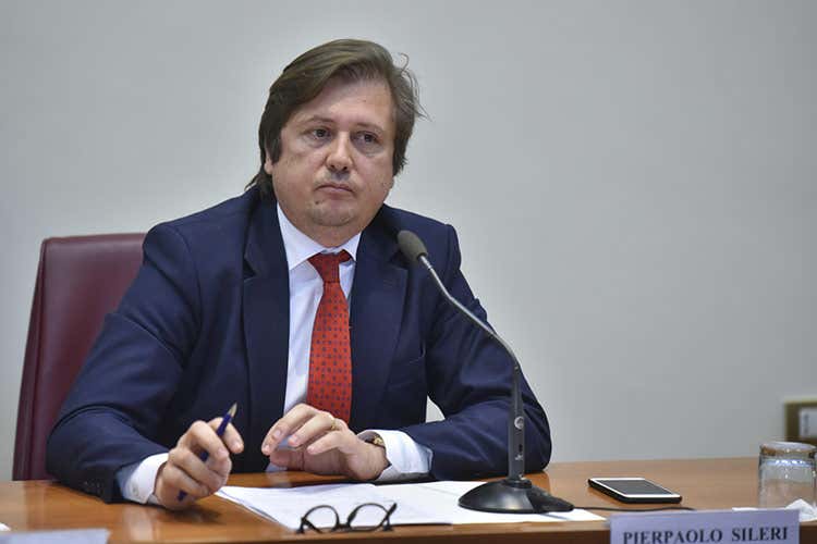 Pierpaolo Sileri - Spostamenti? Una patata bollenteChi decide e cosa dicono gli esperti