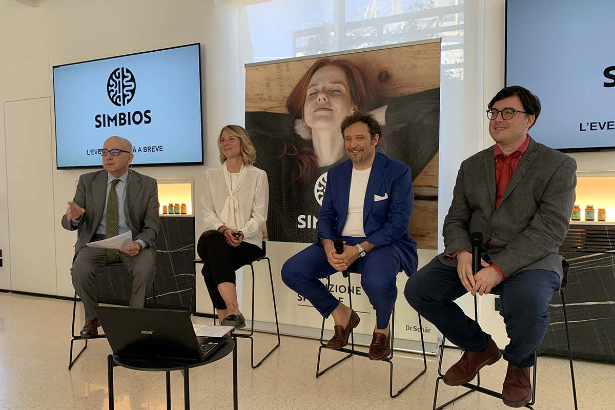 Federico Moreta, Susanne Waldthaler, Silvio Danese, Arrigo Cicero Dr. Schär presenta Simbios, per il benessere di intestino e mente Federico Moreta, Susanne Waldthaler, Silvio Danese, Arrigo Cicero Dr. Schär presenta Simbios, per il benessere di intestino e mente