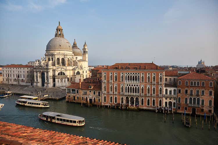 Il Sina Centurion Palace visto dal Canal Grande (Venezia, al Sina Centurion Palacele feste della Mostra del Cinema)