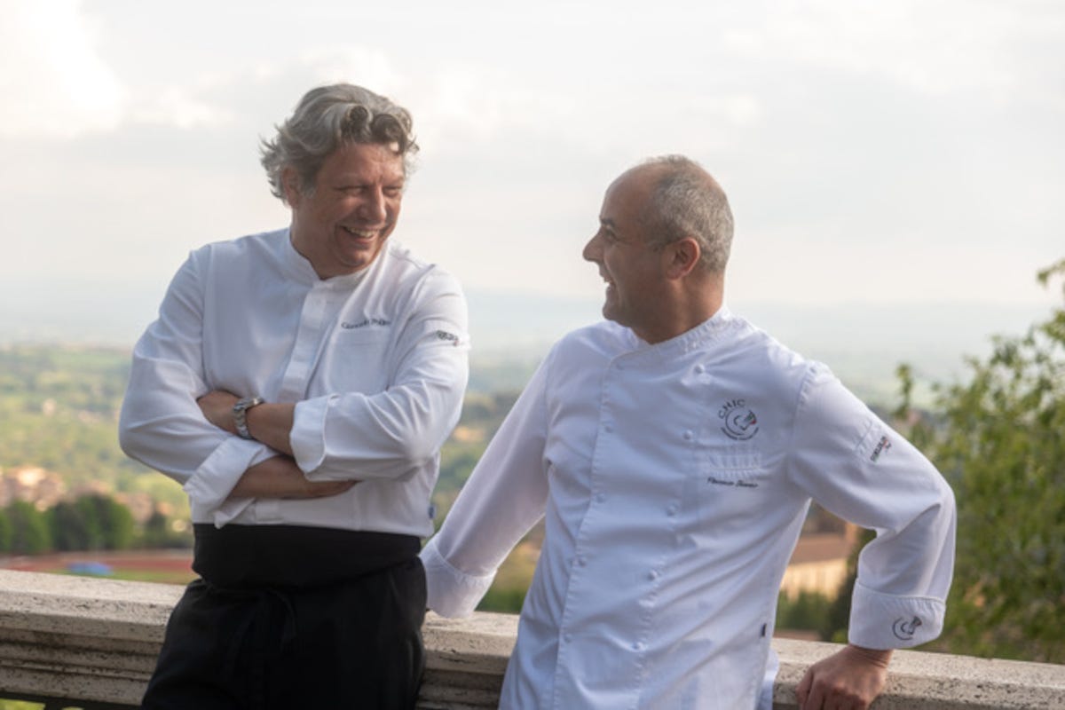 Da destra Vincenzo Guarino e Giancarlo Polito Vincenzo Guarino e Giancarlo Polito in cucina incantano al Sina chefs' Cup