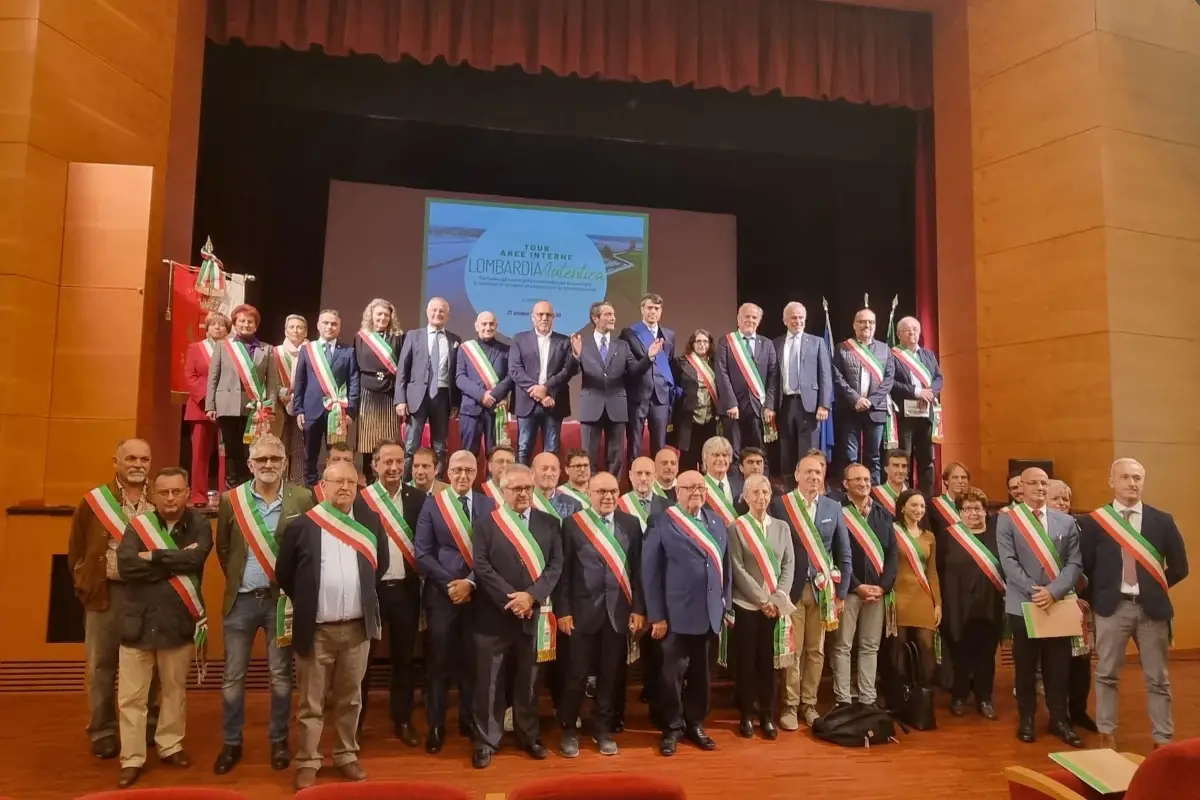 I sindaci della Lomellina con il presidente Attilio Fontana&nbsp; Da Regione Lombardia 196 milioni per rilanciare la Lomellina