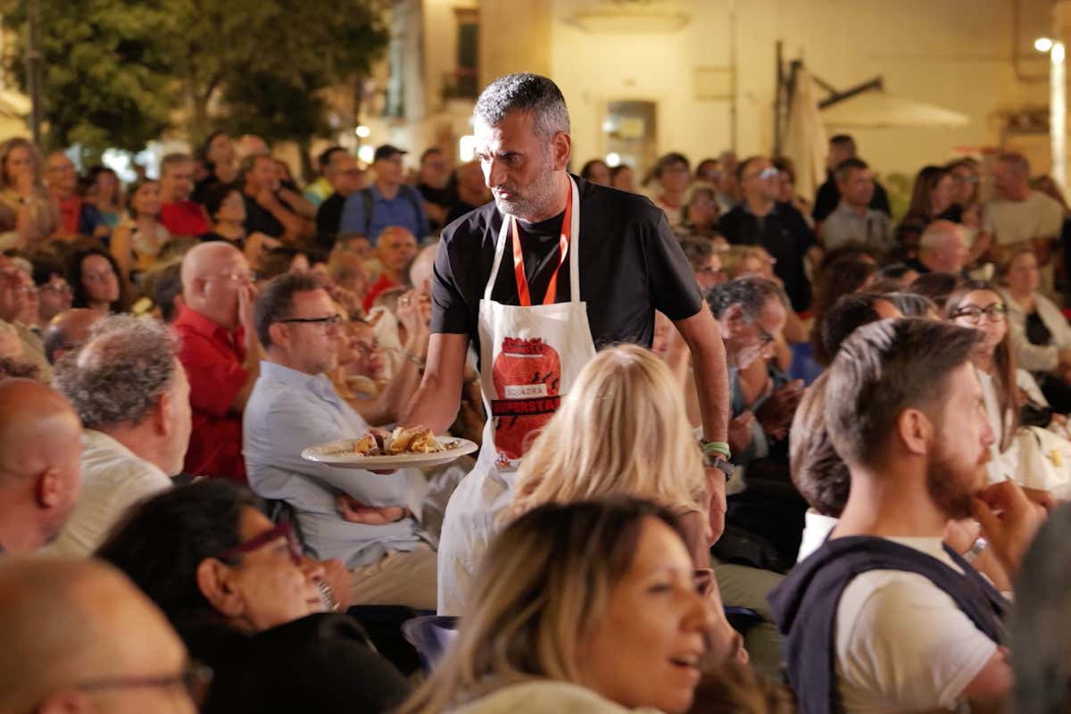 Sindaci ai fornelli, vince la coppia Angarano-Lallito con un piatto di mare Sindaci ai fornelli, vince la coppia Angarano-Lallito con un piatto di mare