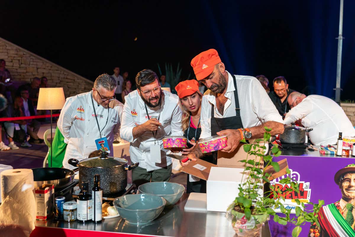 A Bisceglie torna “Sindaci, ai fornelli!”: 10 primi cittadini in gara con gli chef A Bisceglie torna “Sindaci, ai fornelli!”: 10 primi cittadini in gara con gli chef