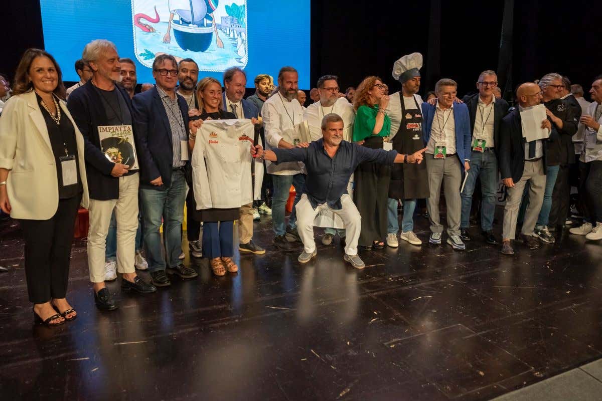 Decaro e Bruno vincono “Sindaci ai fornelli” con un piatto alle ostriche e 'nduja