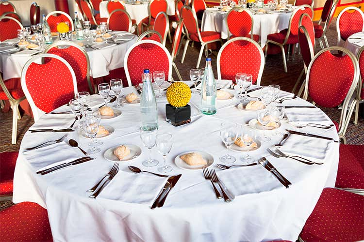 (Su il sipario, va in scena il banchetto! Evento studiato nei minimi dettagli) (Su il sipario, va in scena il banchetto! Evento studiato nei minimi dettagli)