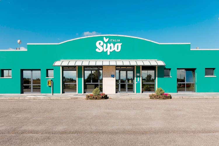 La sede dell'azienda - Sipo al Governo: &laquo;Interventi subitoper rilanciare il Made in Italy&raquo;