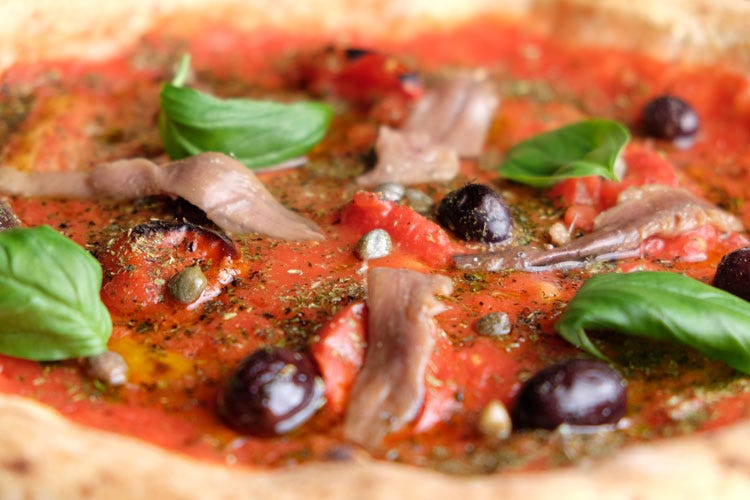 I sapori del Mediterraneo nelle pizze di Sirabella - Sirabella: «Io, artigiano della pizza»