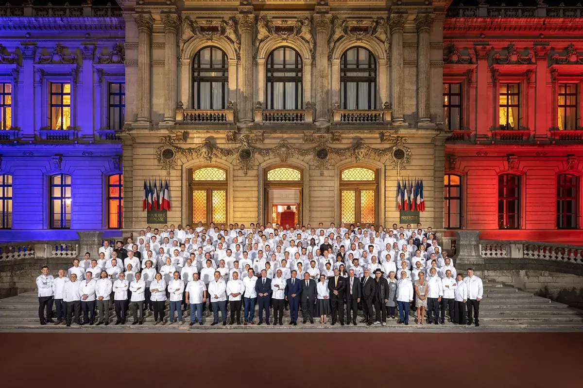I cuochi con Macron Sirha, la ristorazione internazionale &egrave; ripartita da Lione