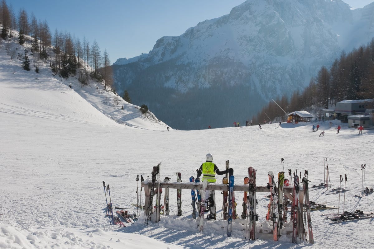 Montagna di lusso: sempre più cara e 3 milioni di italiani non vanno più sulla neve