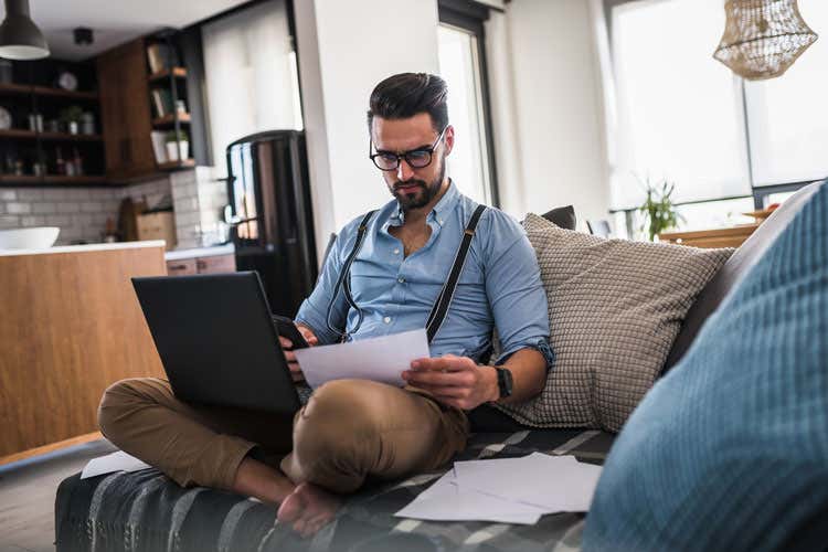Lavorare da casa affatica di pi&ugrave; il cervello - Iper-connessione da smart working E il cervello si stanca di pi&ugrave;