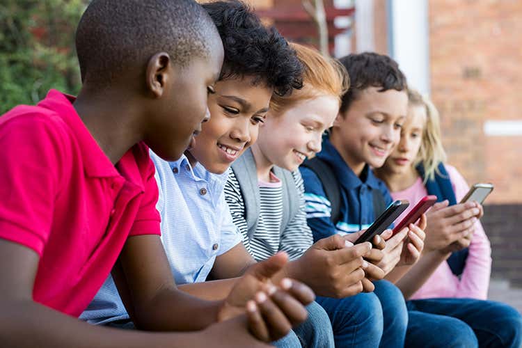 (Gli smartphone condizionano il cervello Una terapia può guarire dal disturbo) (Gli smartphone condizionano il cervello Una terapia può guarire dal disturbo)