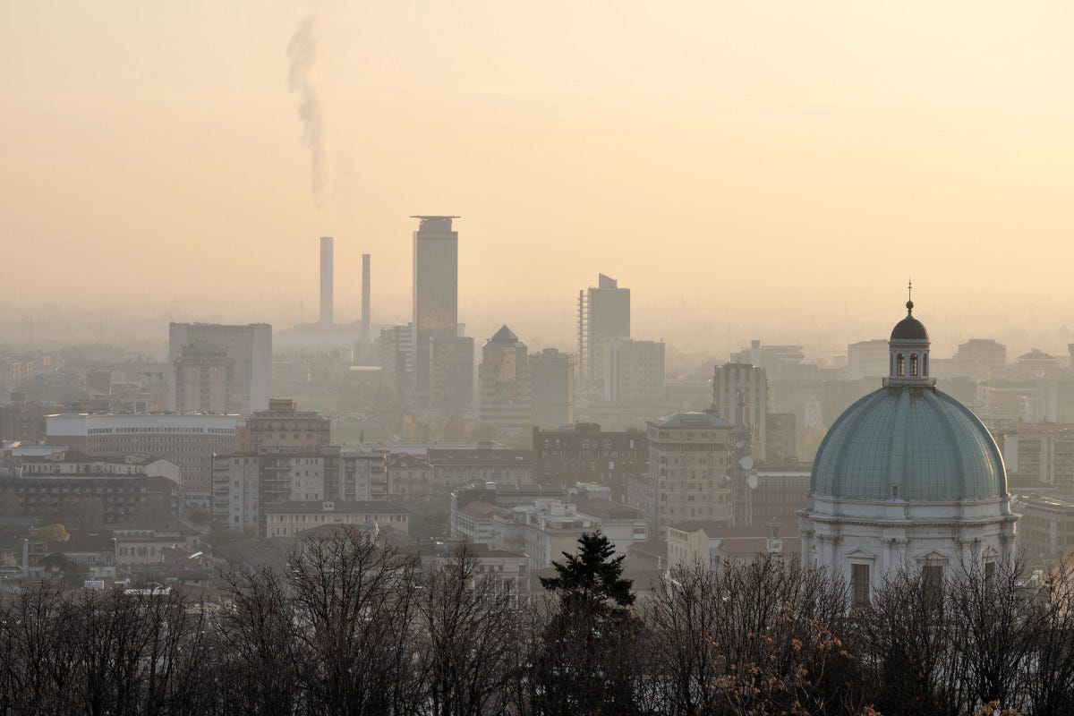 Bergamo-Brescia Capitale italiana dello Smog: il manifesto di Fridays for Future