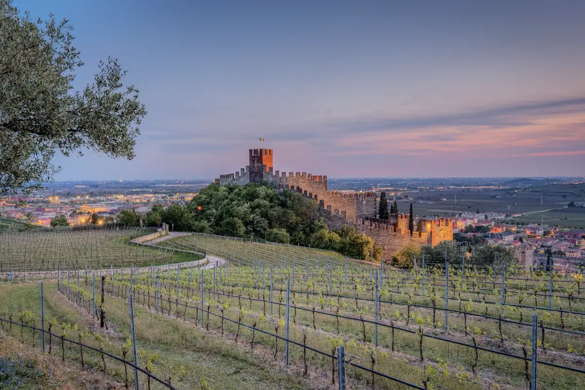 Soave, in provincia di Verona Borghi Bandiera Arancione, tutto pronto per la caccia al tesoro pi&ugrave; grande d&rsquo;Italia