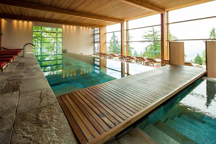 La piscina del Vigilius Mountain Resort (Al Vigilius Mountain Resort un soggiorno digital detox)