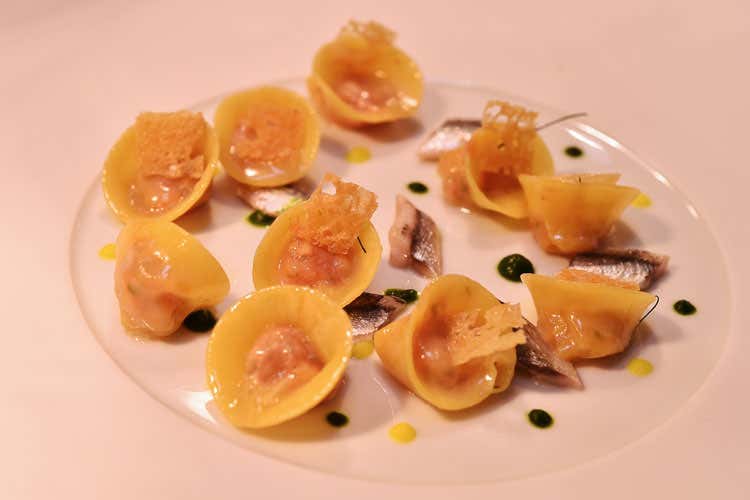 La cucina di giovanni Solofra &egrave; ispirata alle avanguardie artistiche - Giovanni Solofra porta ai Tre Olivi la cucina artistica del Cilento