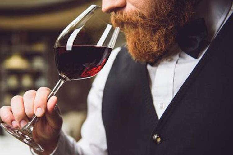 Dopo le prime lezioni &egrave; possibile proseguire sottoscrivendo un abbonamento - L'Academy per aspiranti sommelier Corsi online anche su smartphone