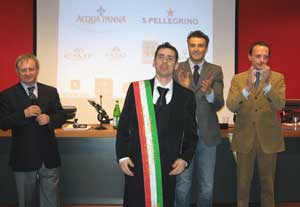 Fabio Miccoli al centro. A sinistra Giuseppe Vaccarini