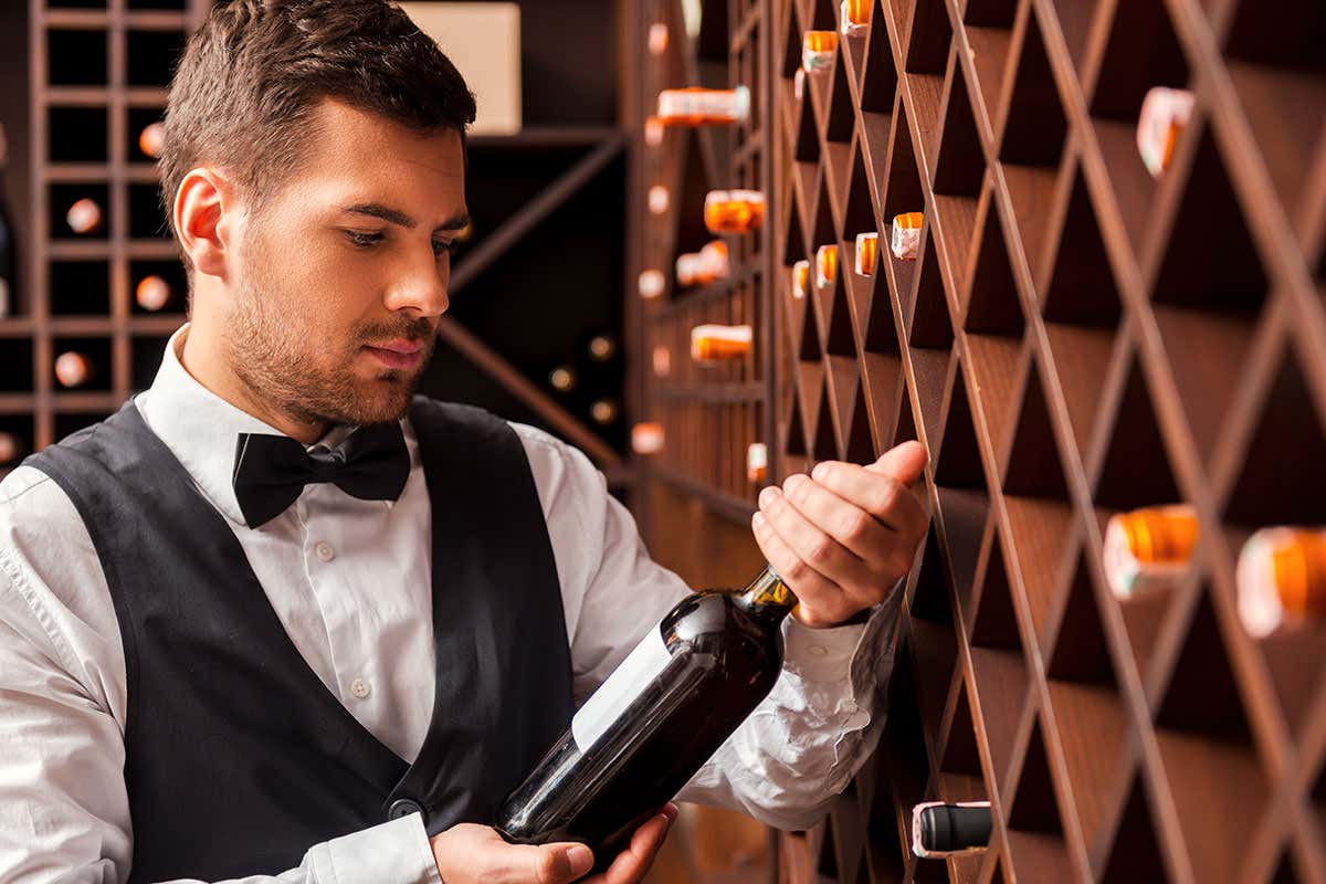 Giovani sommelier cercasi Il sommelier? Un lavoro nobile! La formazione inizi dagli istituti alberghieri