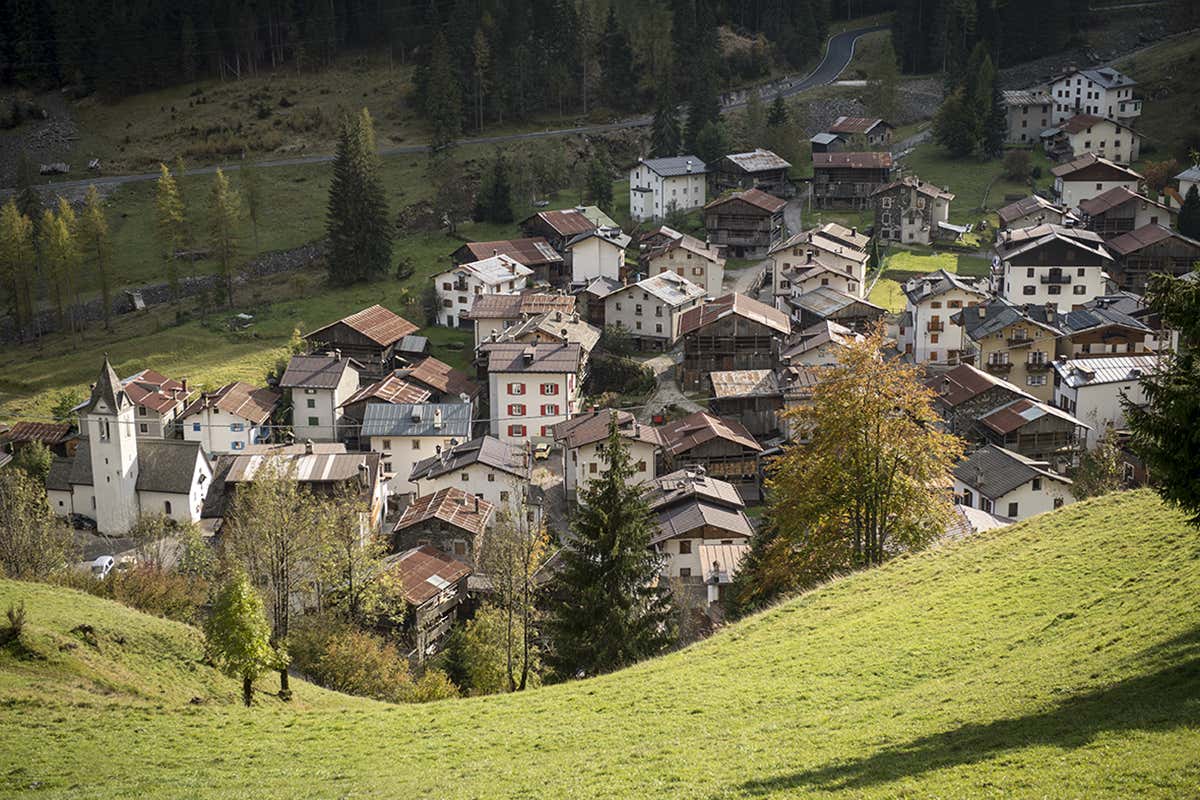 Sottoguda. Foto: Lorenzo De Simone Marmolada da scoprire tra borghi ''dog'', storia e sport in quota