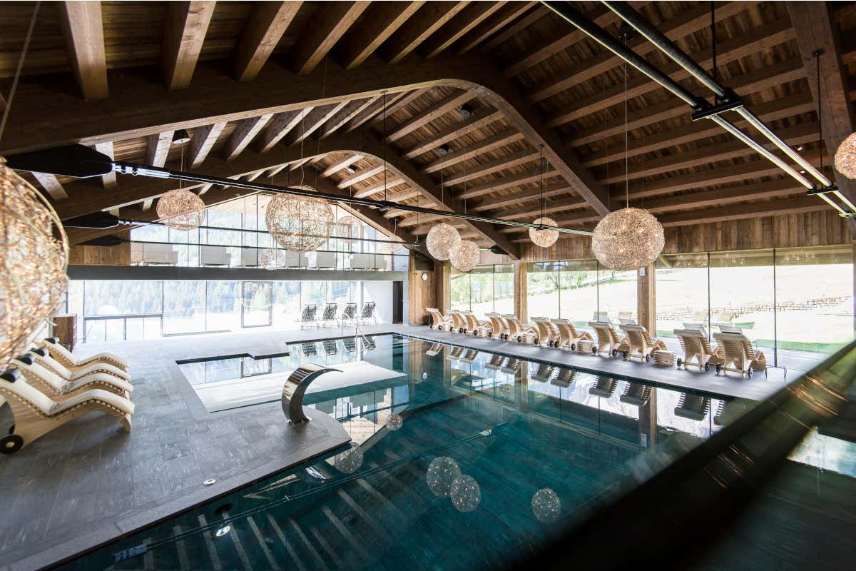 L'interno della Spa del Romantik Hotel Cappella Cinque spa dove immergersi completamente nella natura