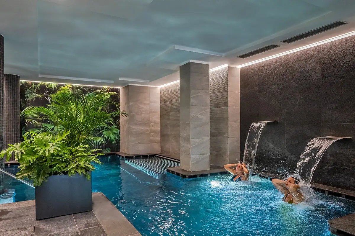 La piscina della spa Botania Relais