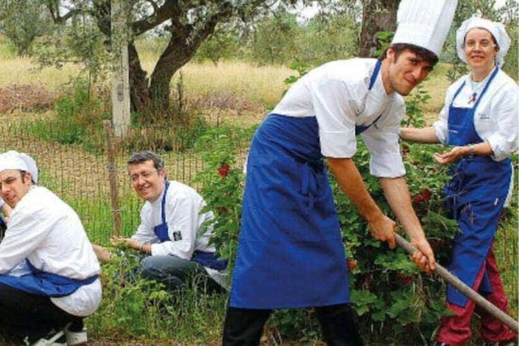 La brigata del ristorante La Bandiera- Un pranzo stellato fai-da-te Il pr&ecirc;t &agrave; porter di chef Spadone