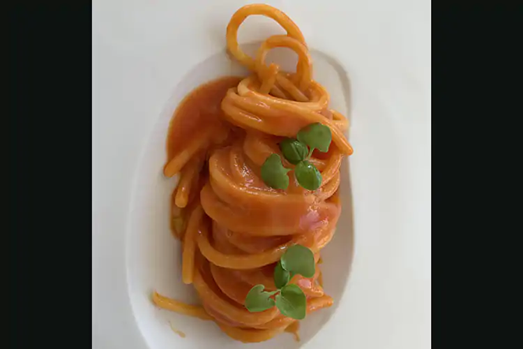 In cucina Ranieri ama la semplicit&agrave; A tavola con Massimo Ranieri Inno ai sapori semplici