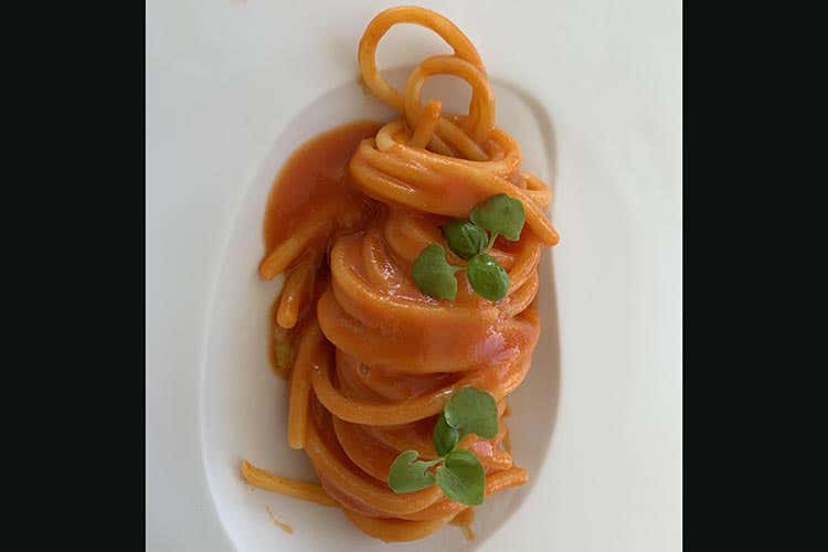 In cucina Ranieri ama la semplicit&agrave; A tavola con Massimo Ranieri Inno ai sapori semplici