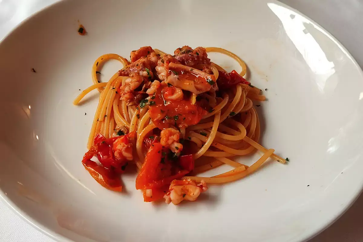 Spaghetto Senatire Cappelli di Roby - Foto DoppioQuarto The man and the sea: cucina di mare nel centro storico di Bologna