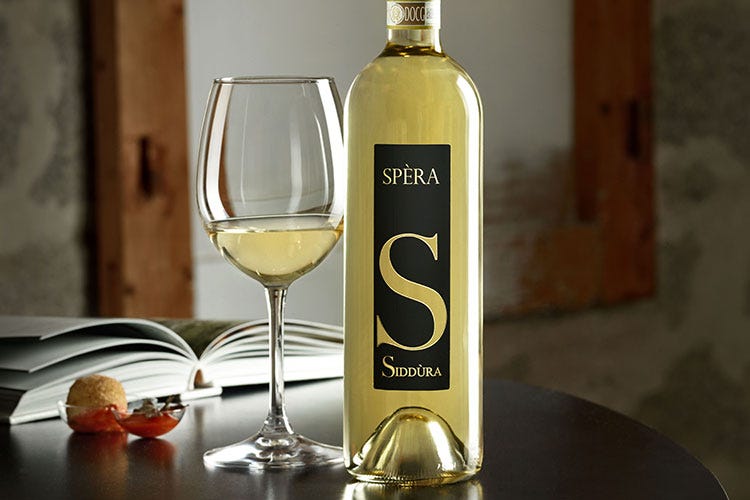 Spèra, il Vermentino di Gallura di Siddùra premiato da Wine Spectator Wine Spectator, 90 punti a Spèra Premiato il Vermentino di Siddùra