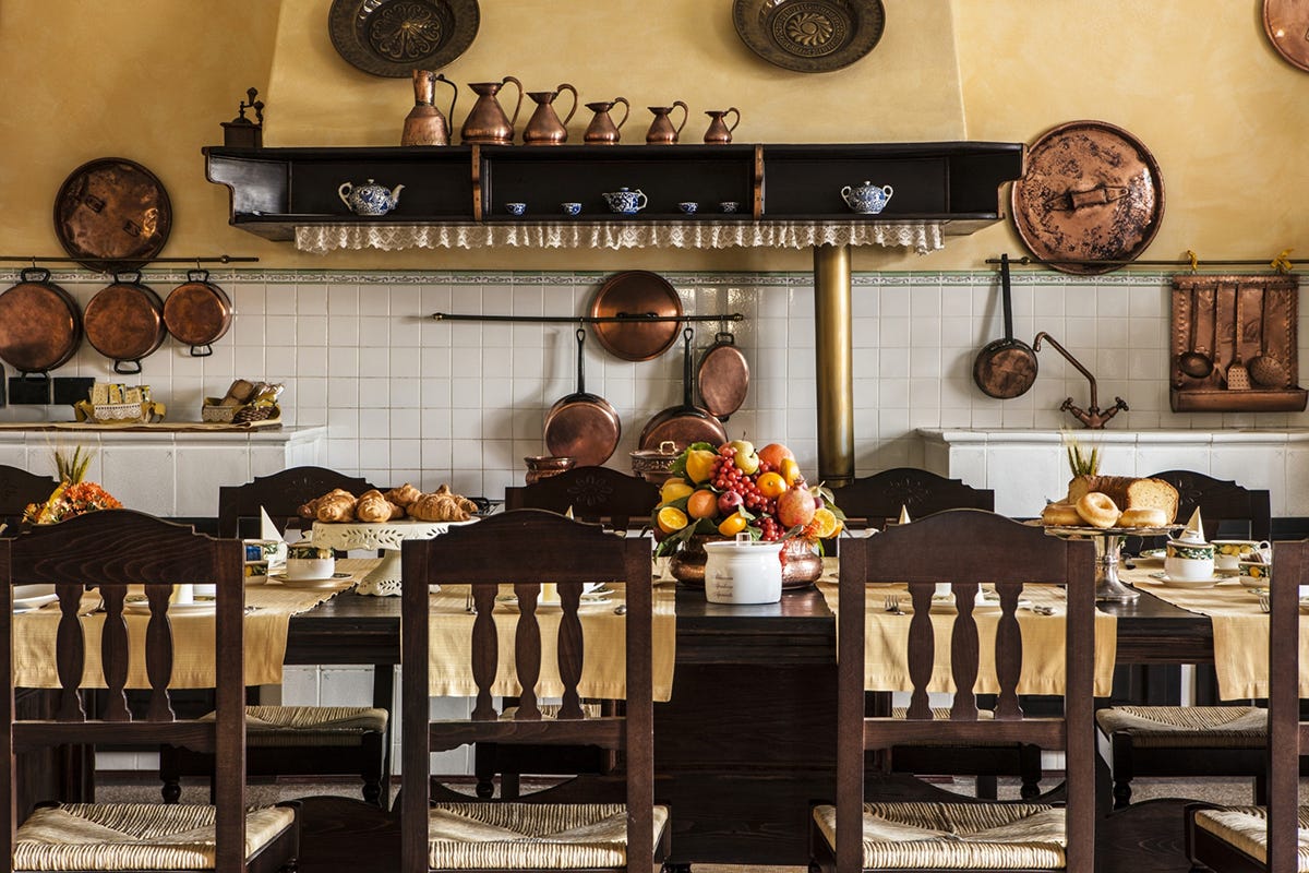 La vecchia cucina oggi sala colazione Castello di Spessa: soggiorni romantici nel maniero amato da Casanova