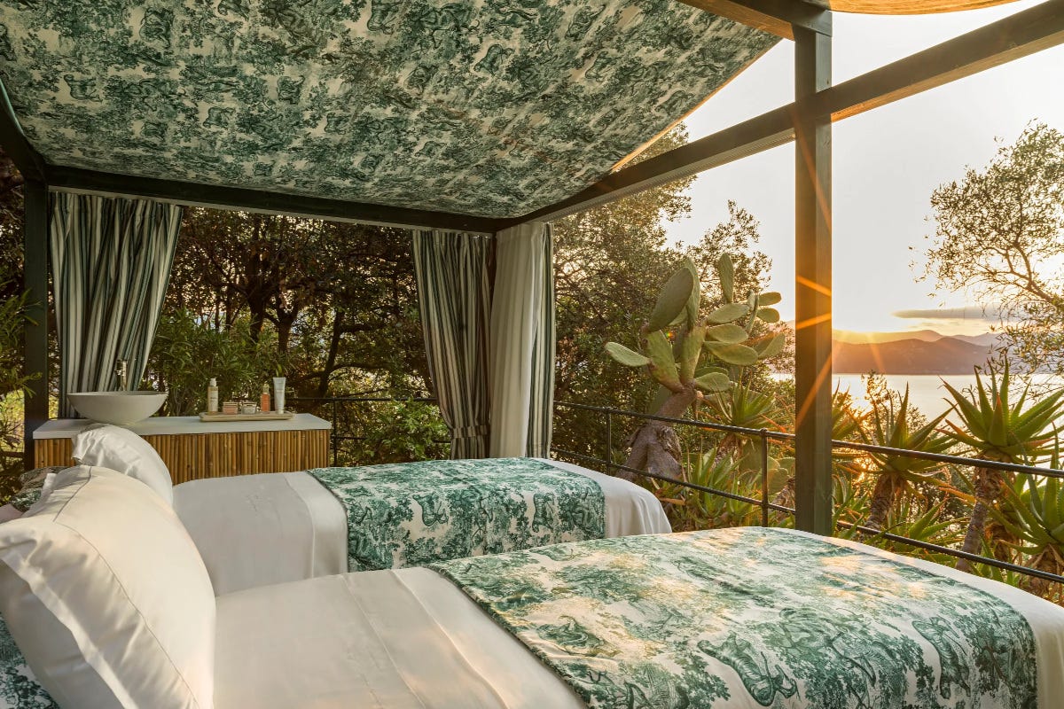 La Pop up spa dello Splendido A Belmond Hotel a Portofino Da Dior a Etro e Missoni, il fashion griffa e “profuma” i beach club